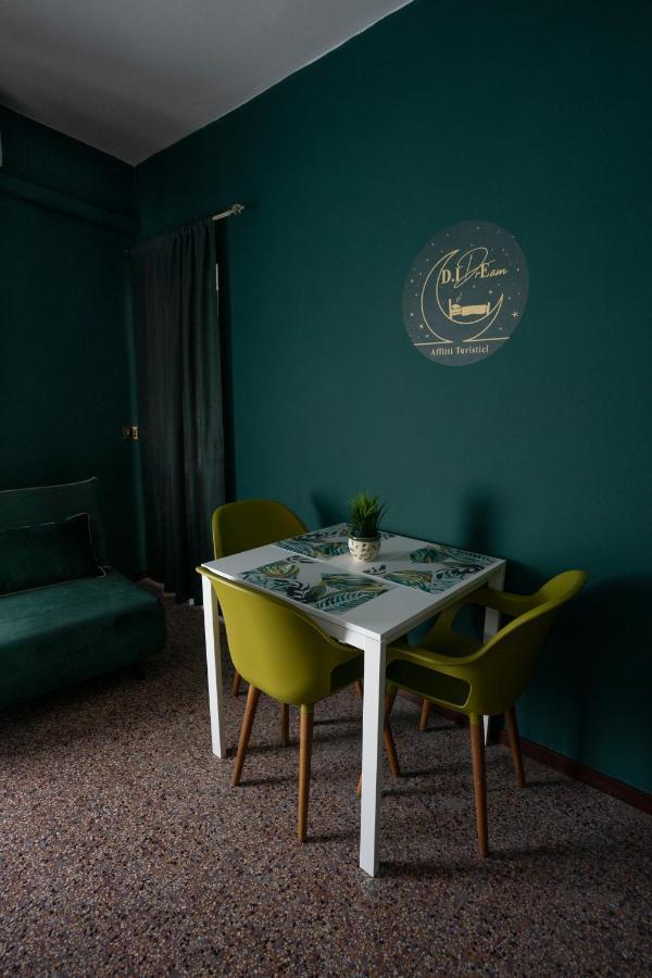 D.I Dream Apartment Sarzana Luaran gambar